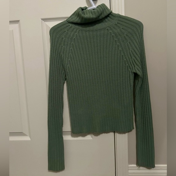 Green Turtleneck- Bluenotes - Picture 1 of 1